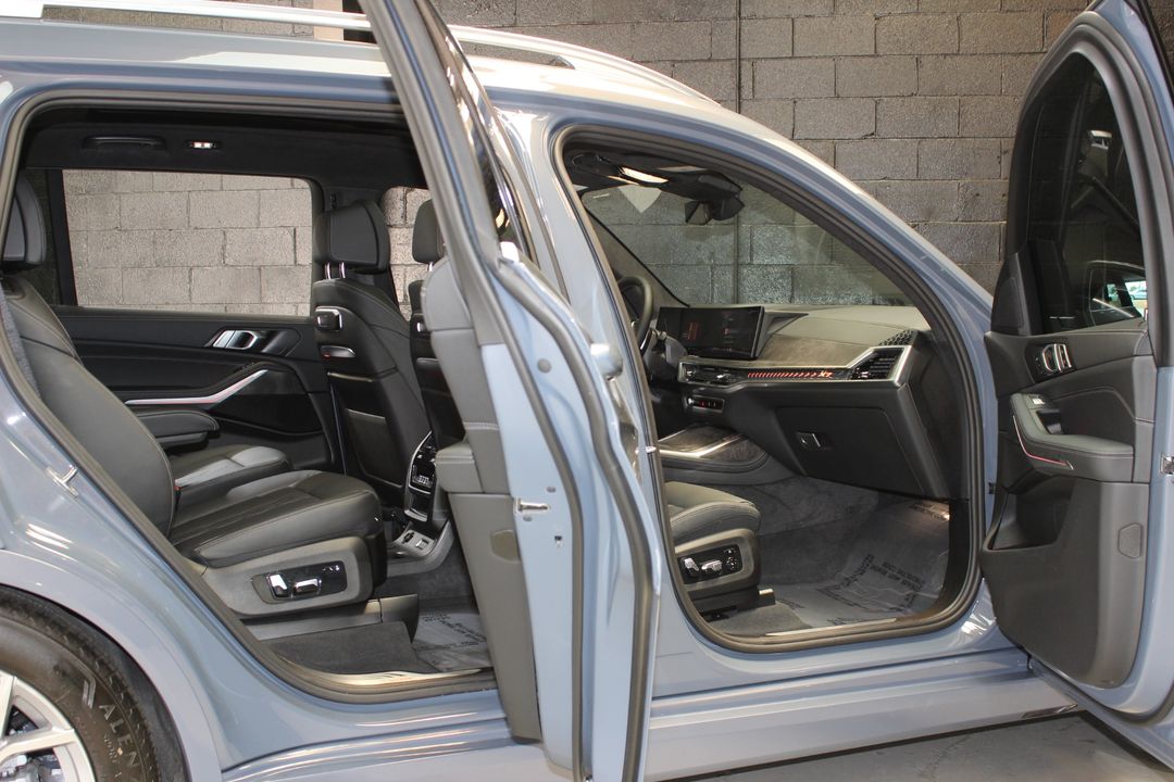 2024 BMW X7