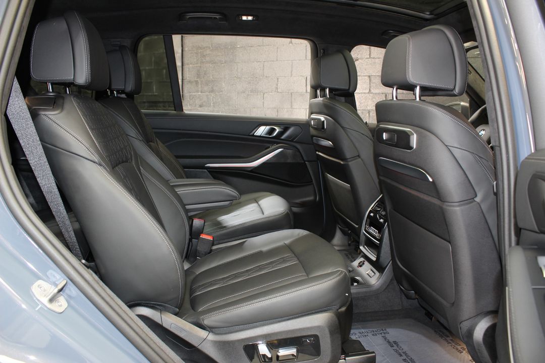 2024 BMW X7