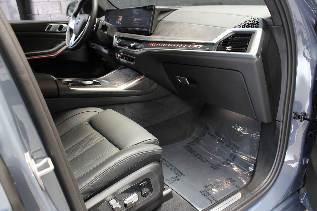 2024 BMW X7