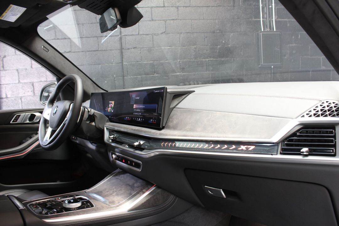 2024 BMW X7