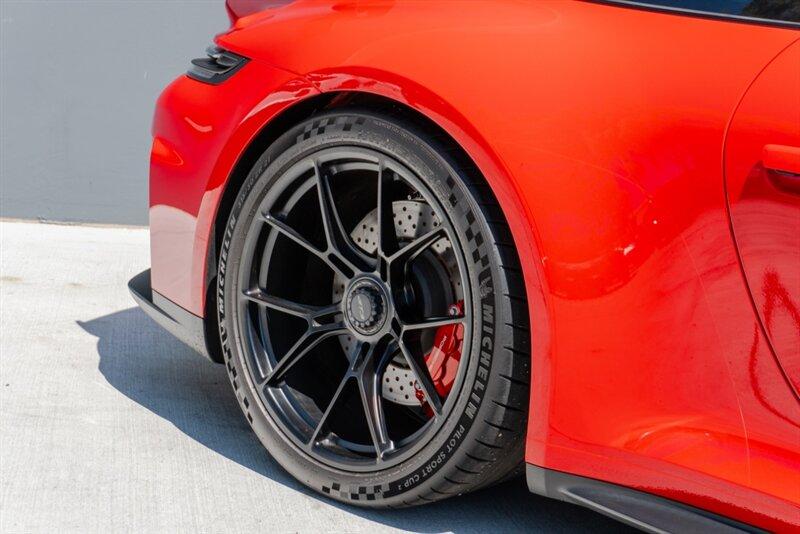 2025 Porsche 911