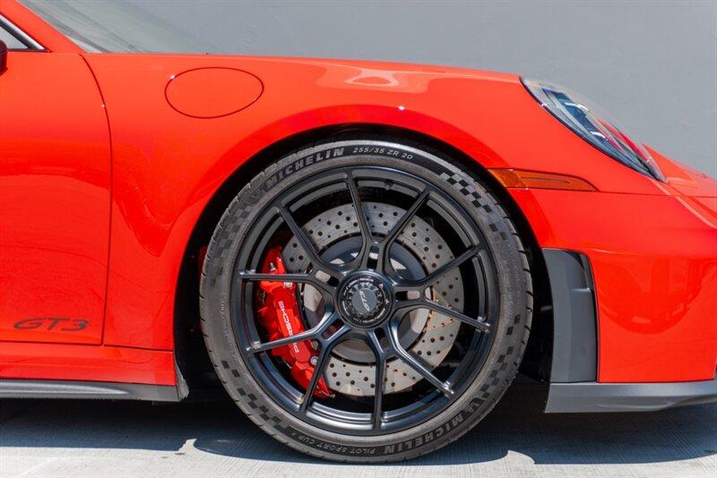 2025 Porsche 911