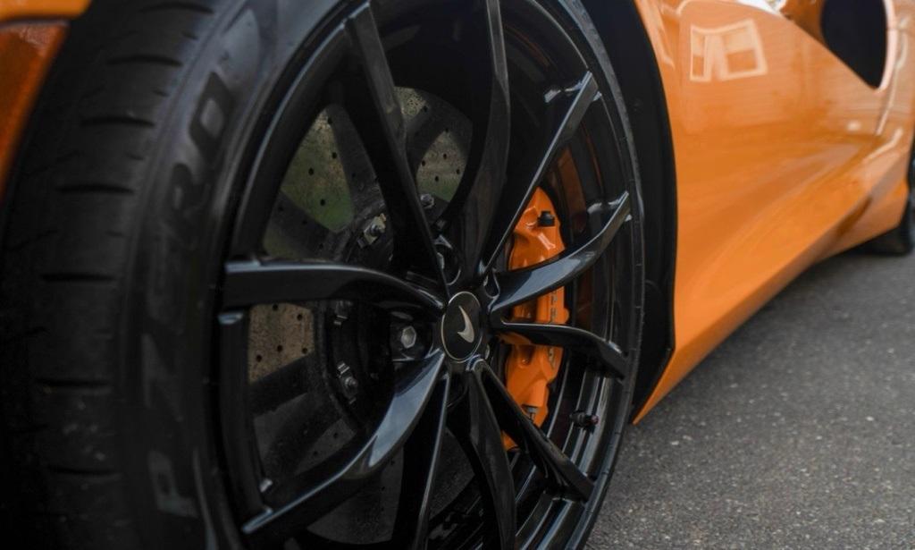 2023 McLaren Artura