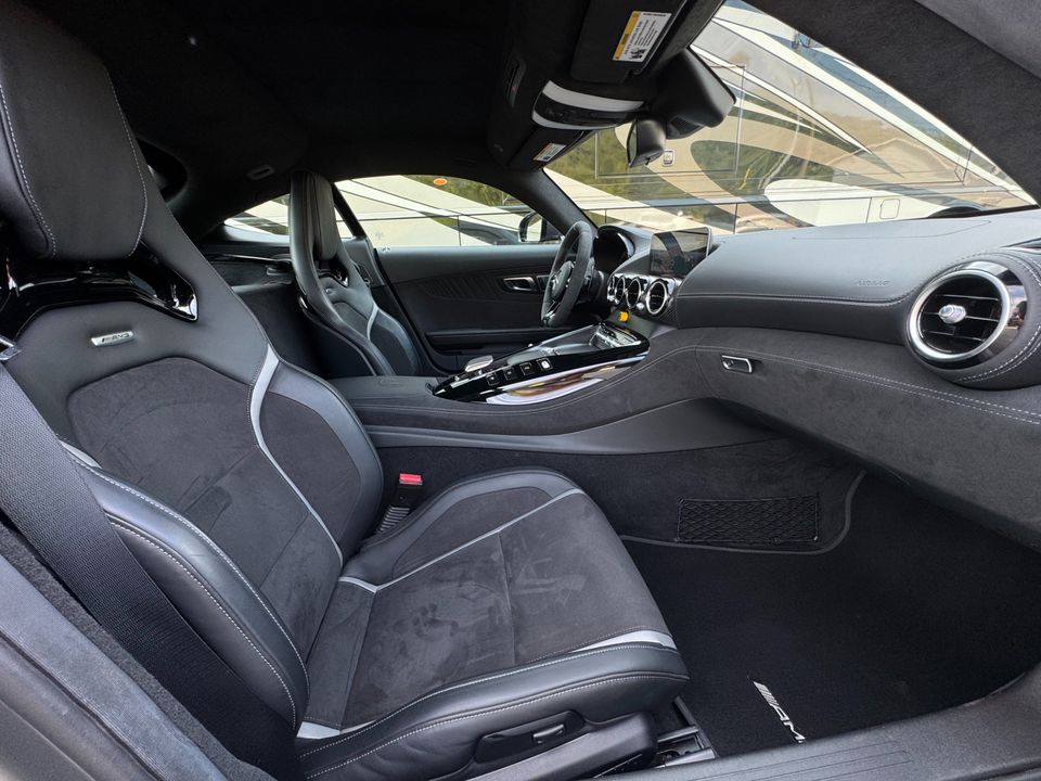 2020 Mercedes-Benz AMG GT-R