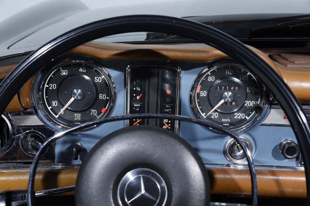 1969 Mercedes-Benz 280-CLASS