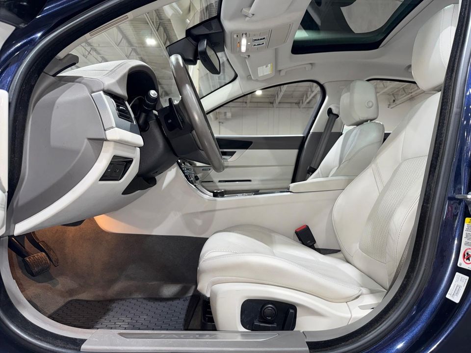 2017 Jaguar XF