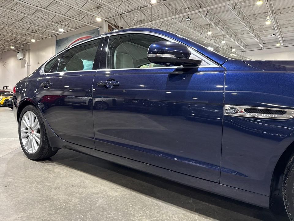 2017 Jaguar XF