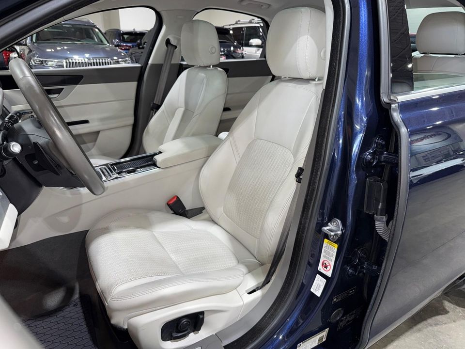 2017 Jaguar XF