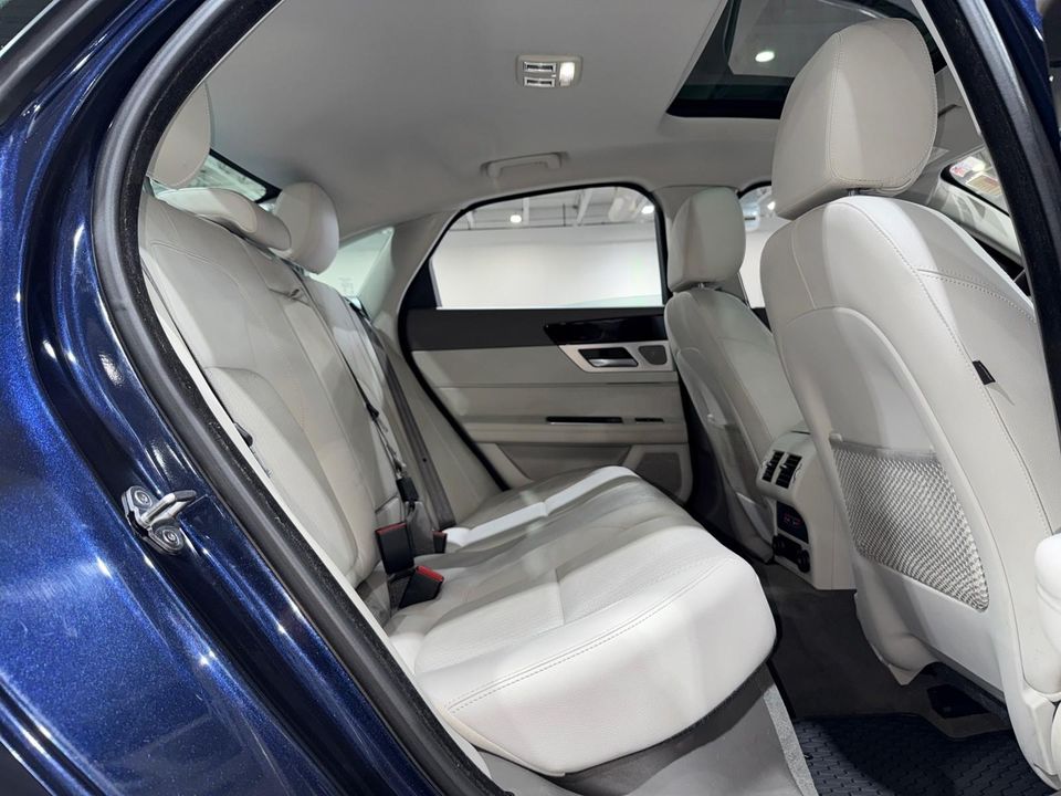 2017 Jaguar XF