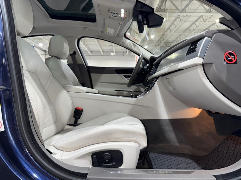 2017 Jaguar XF
