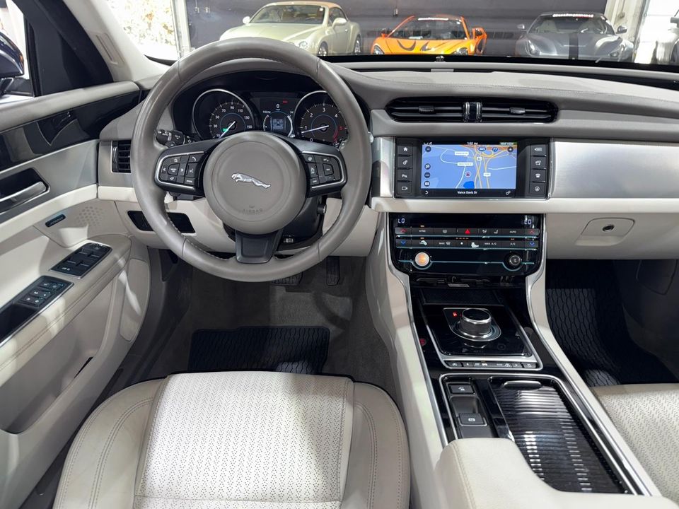 2017 Jaguar XF