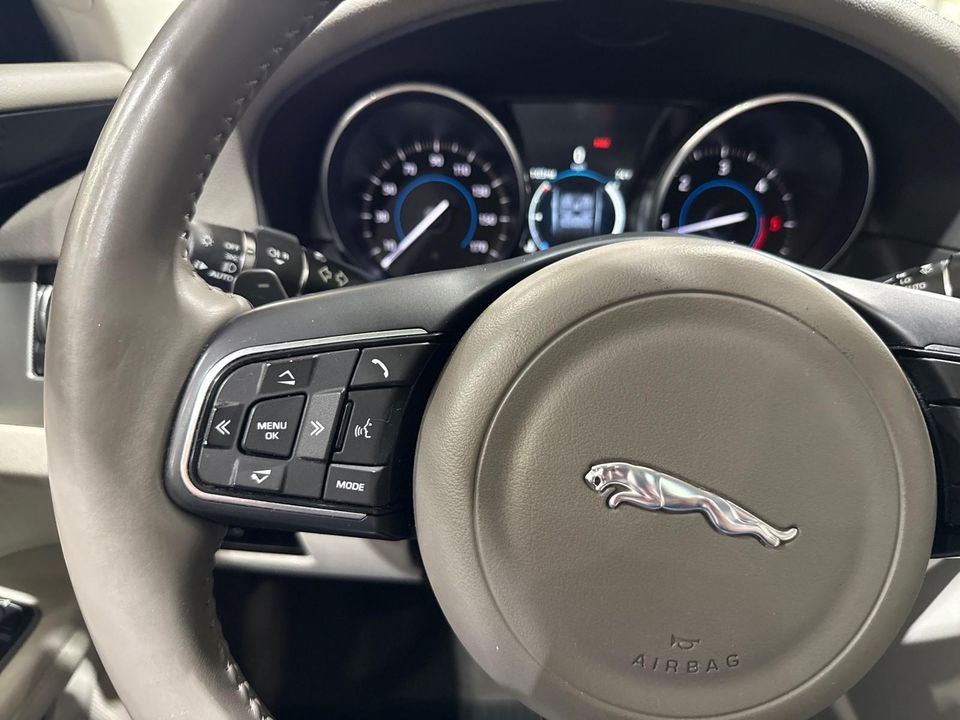 2017 Jaguar XF