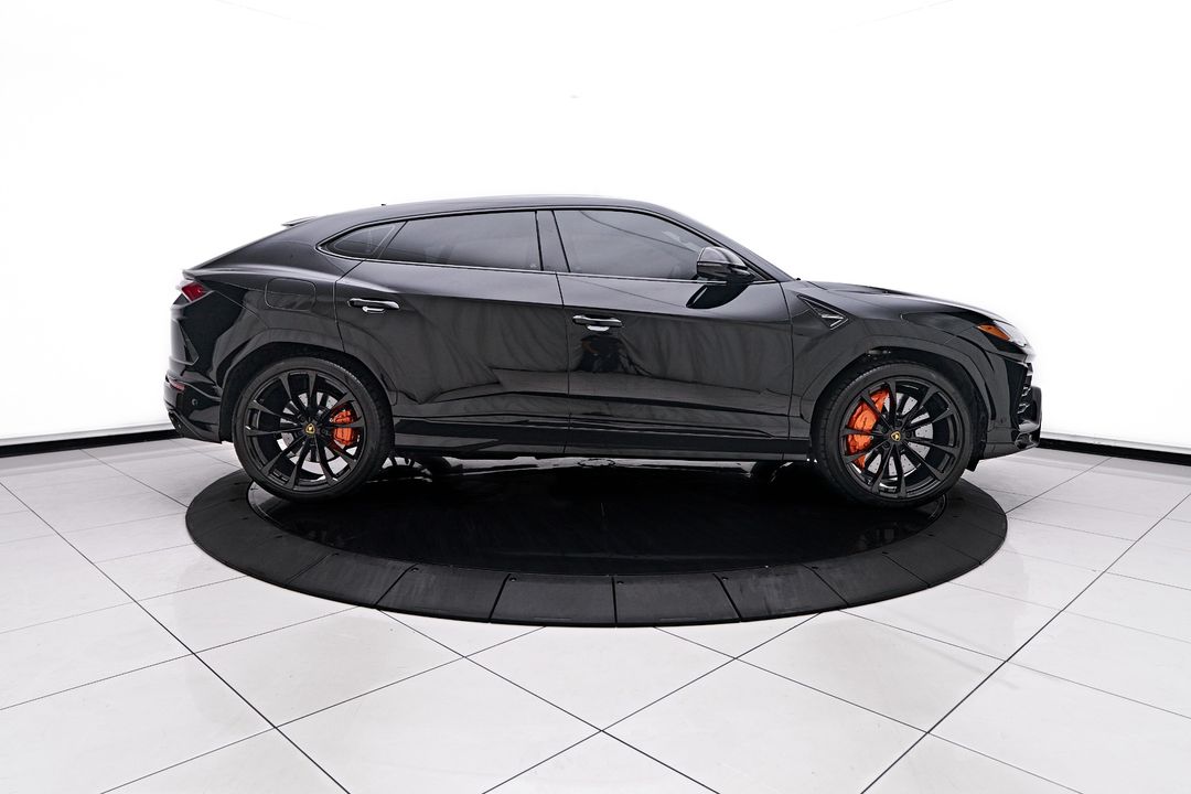 2022 Lamborghini Urus