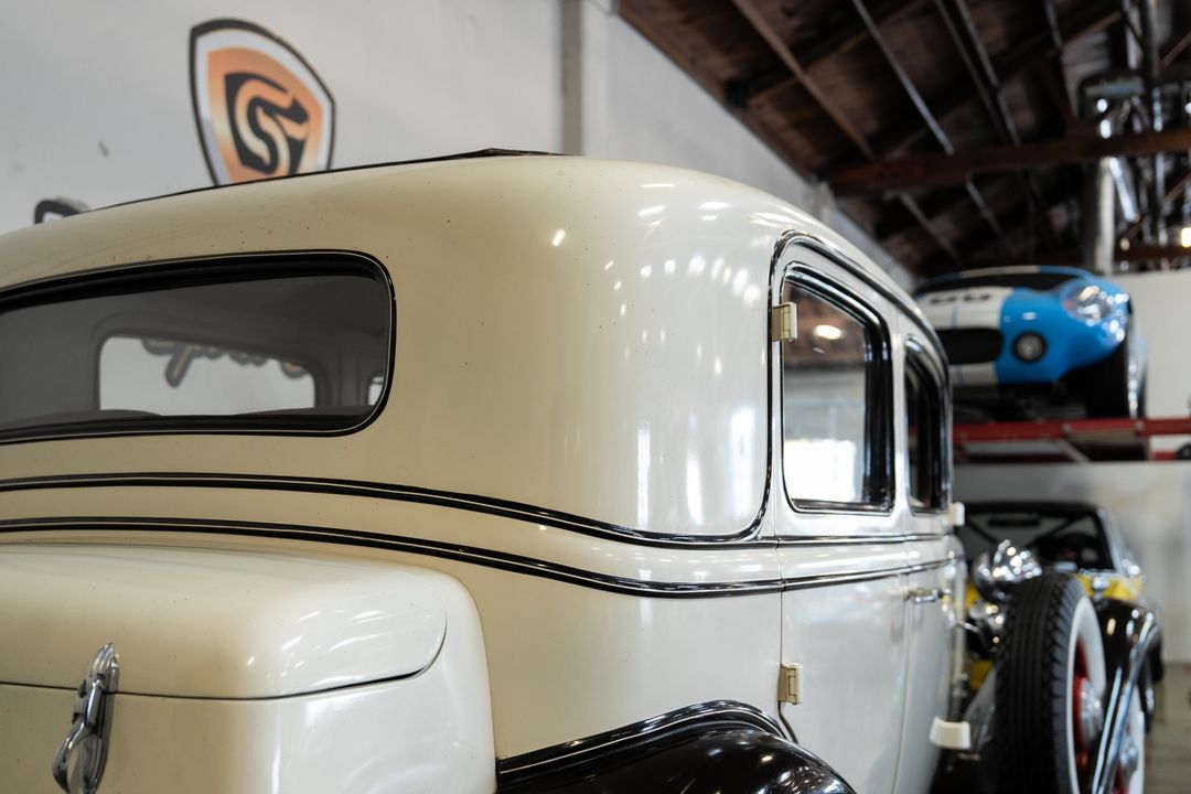 1932 Cadillac 370B