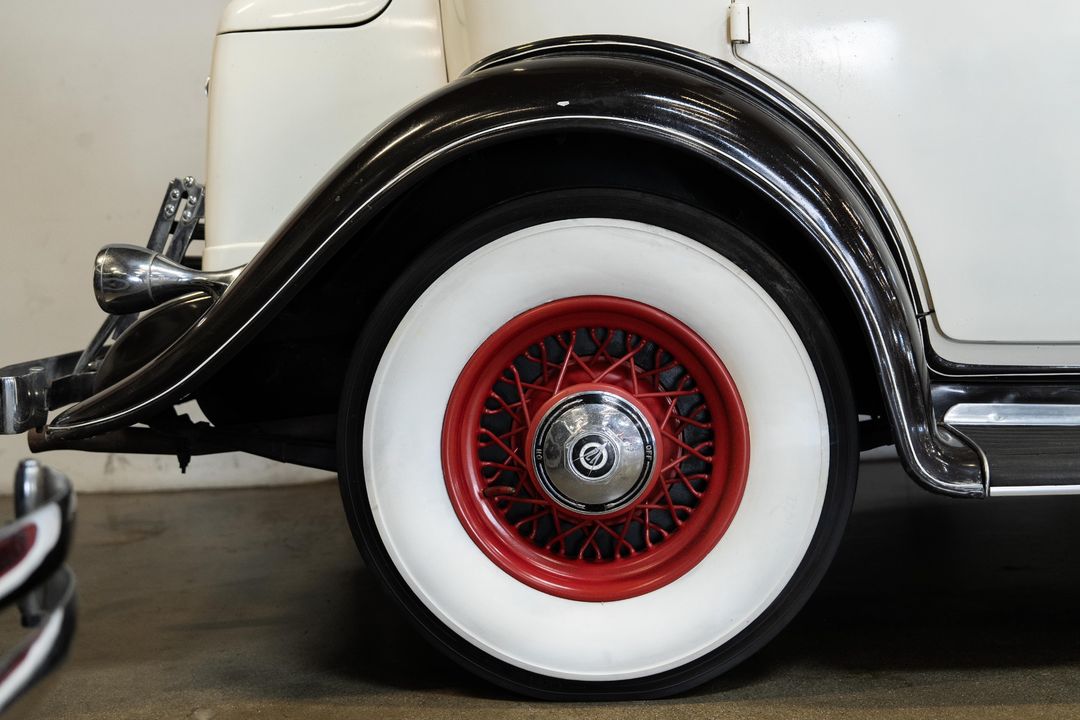 1932 Cadillac 370B