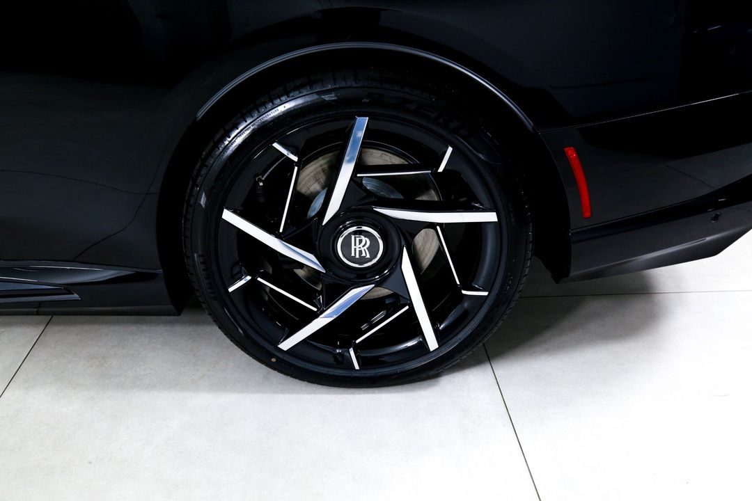 2025 Rolls-Royce Black Badge Spectre