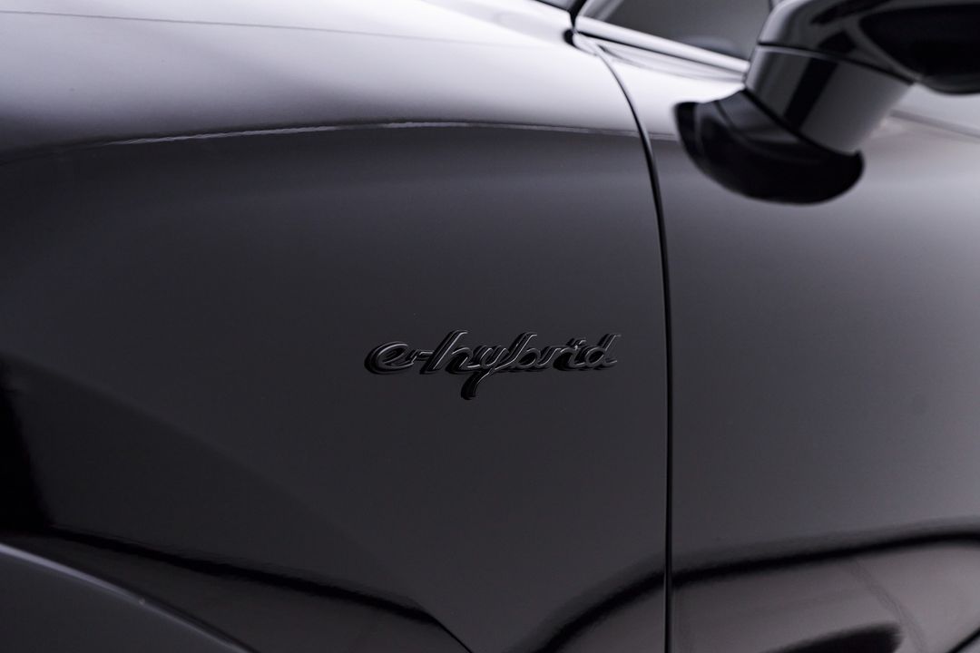 2021 Porsche Cayenne E-Hybrid Coupe