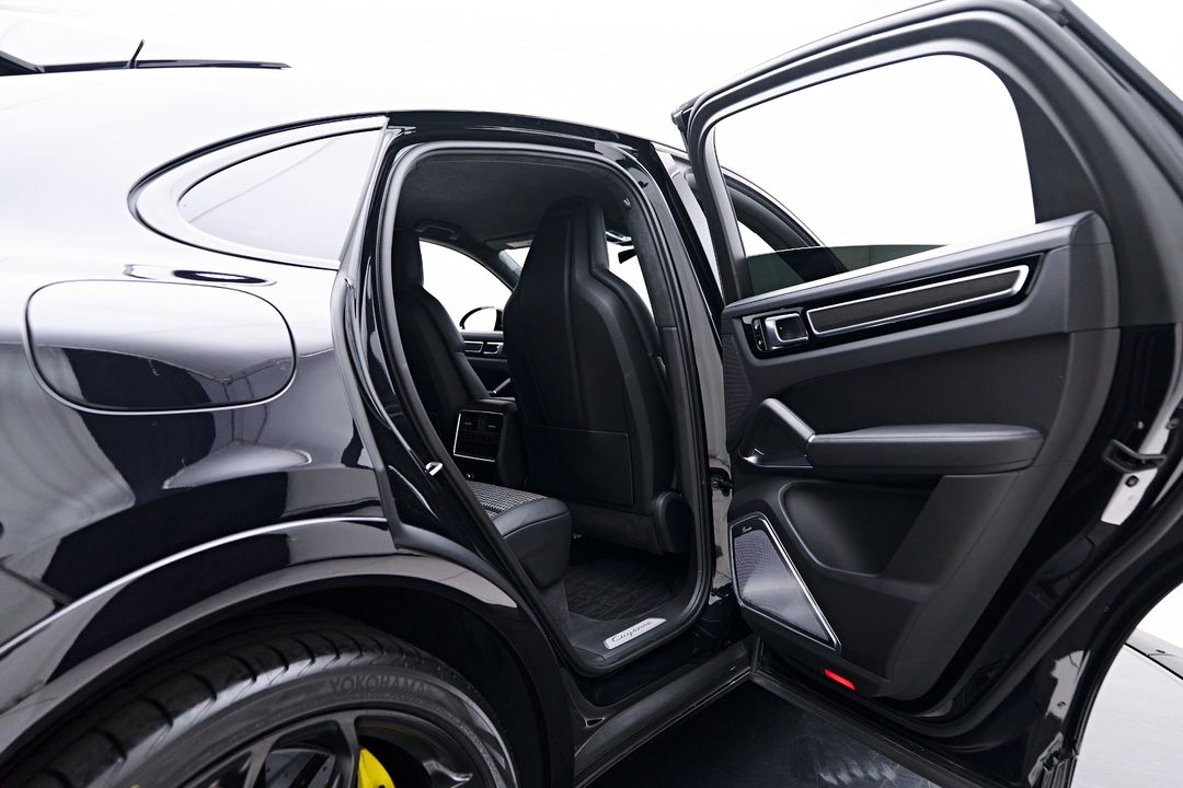 2021 Porsche Cayenne E-Hybrid Coupe
