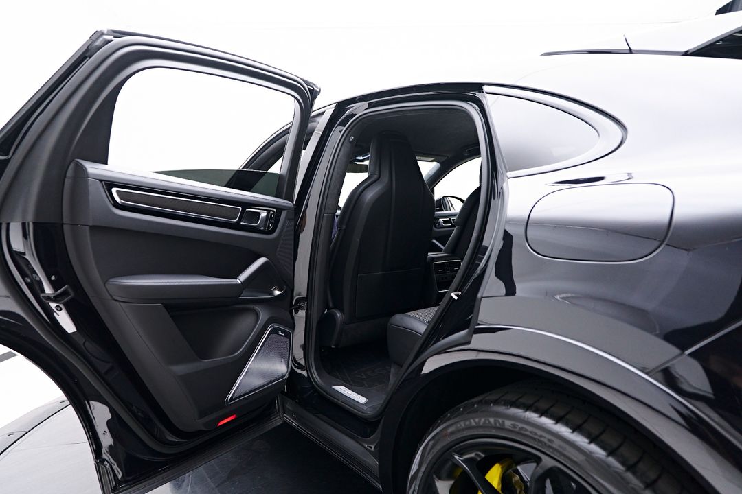2021 Porsche Cayenne E-Hybrid Coupe