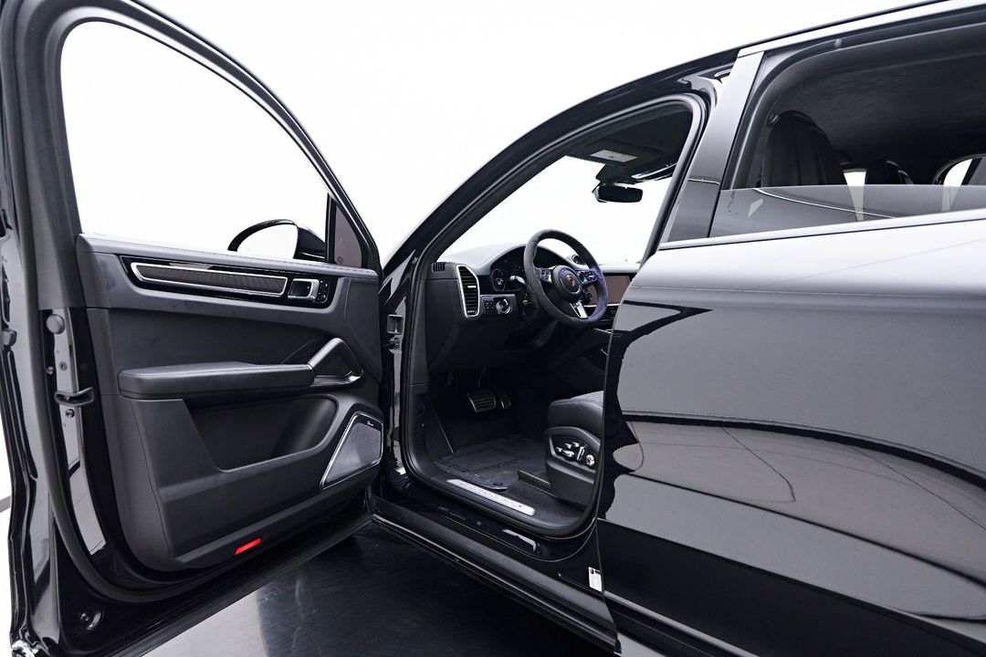 2021 Porsche Cayenne E-Hybrid Coupe