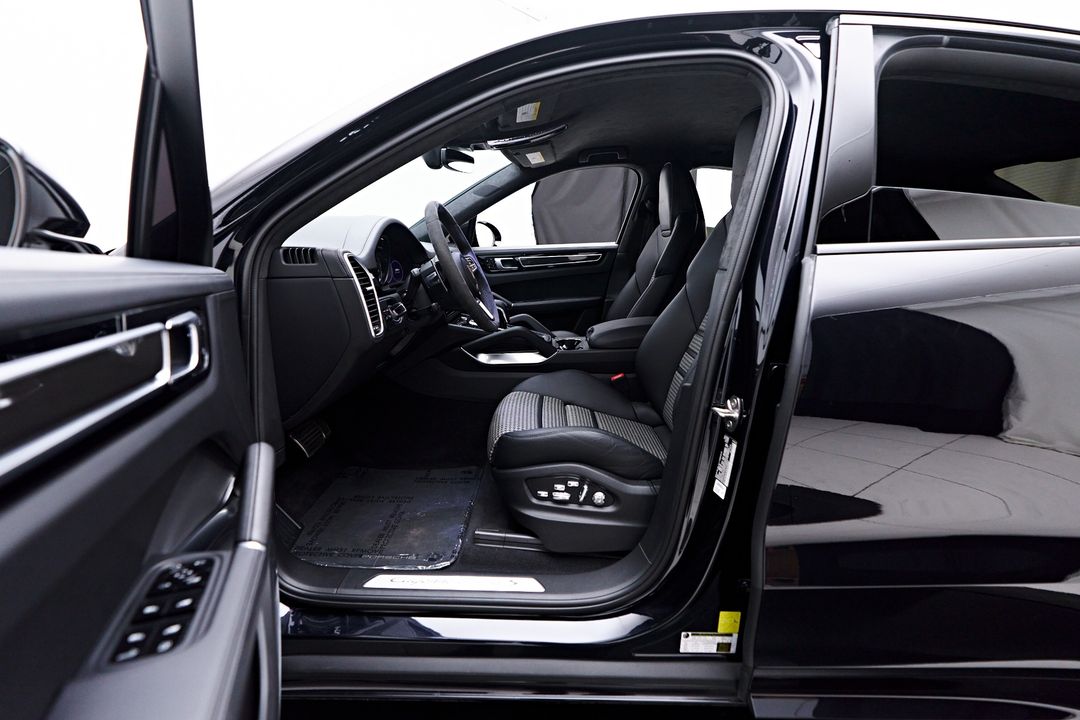 2021 Porsche Cayenne E-Hybrid Coupe