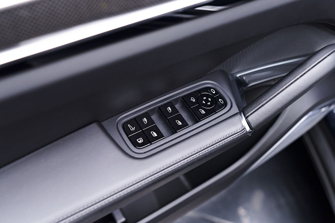2021 Porsche Cayenne E-Hybrid Coupe