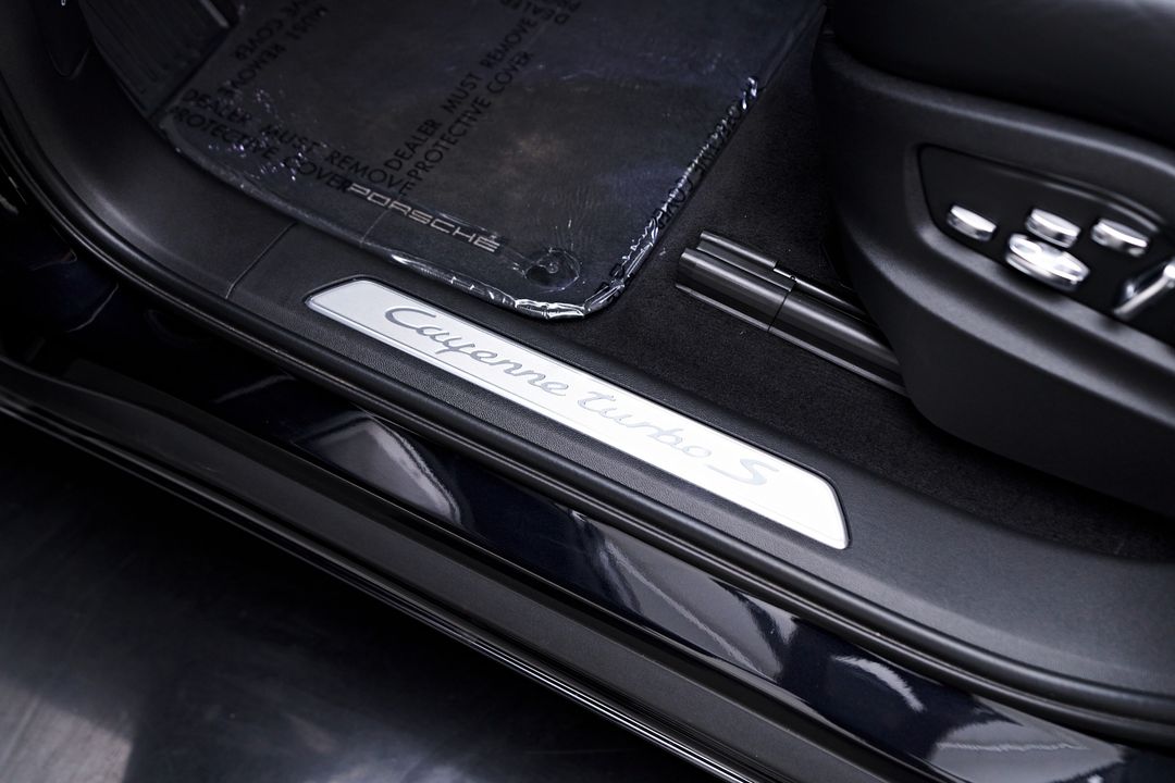 2021 Porsche Cayenne E-Hybrid Coupe