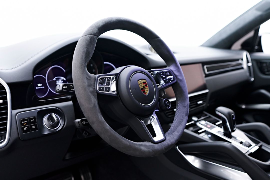 2021 Porsche Cayenne E-Hybrid Coupe