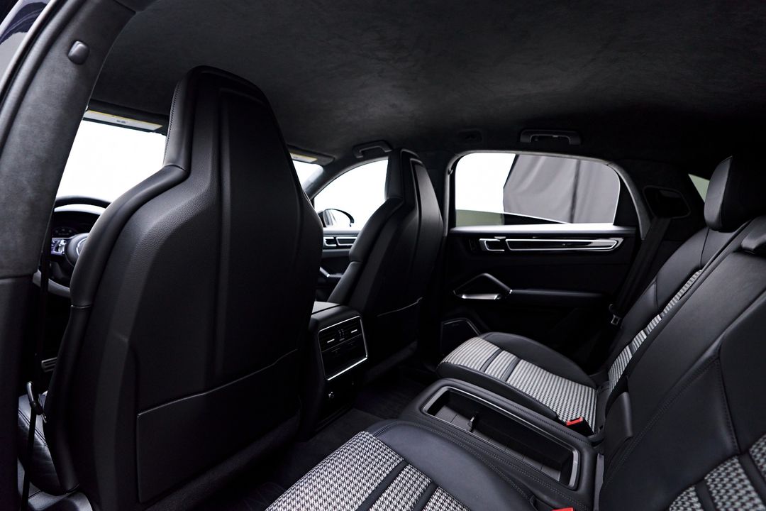 2021 Porsche Cayenne E-Hybrid Coupe