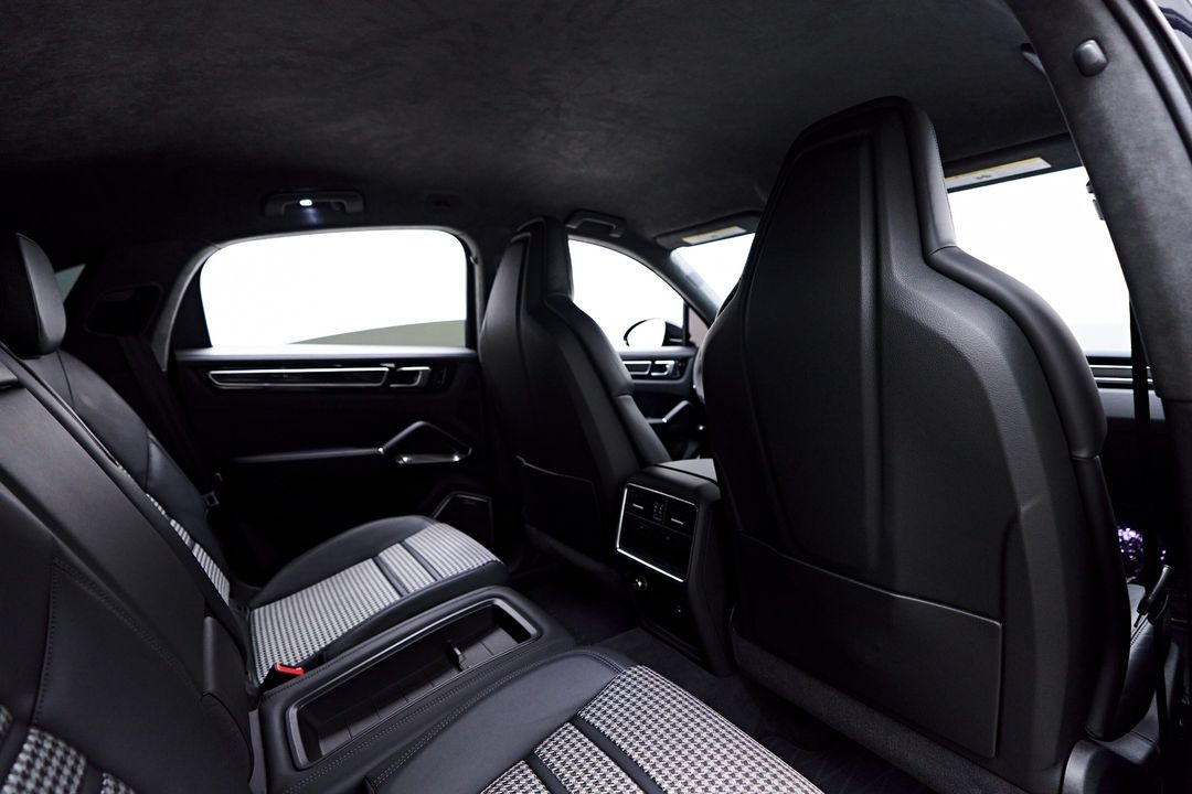 2021 Porsche Cayenne E-Hybrid Coupe