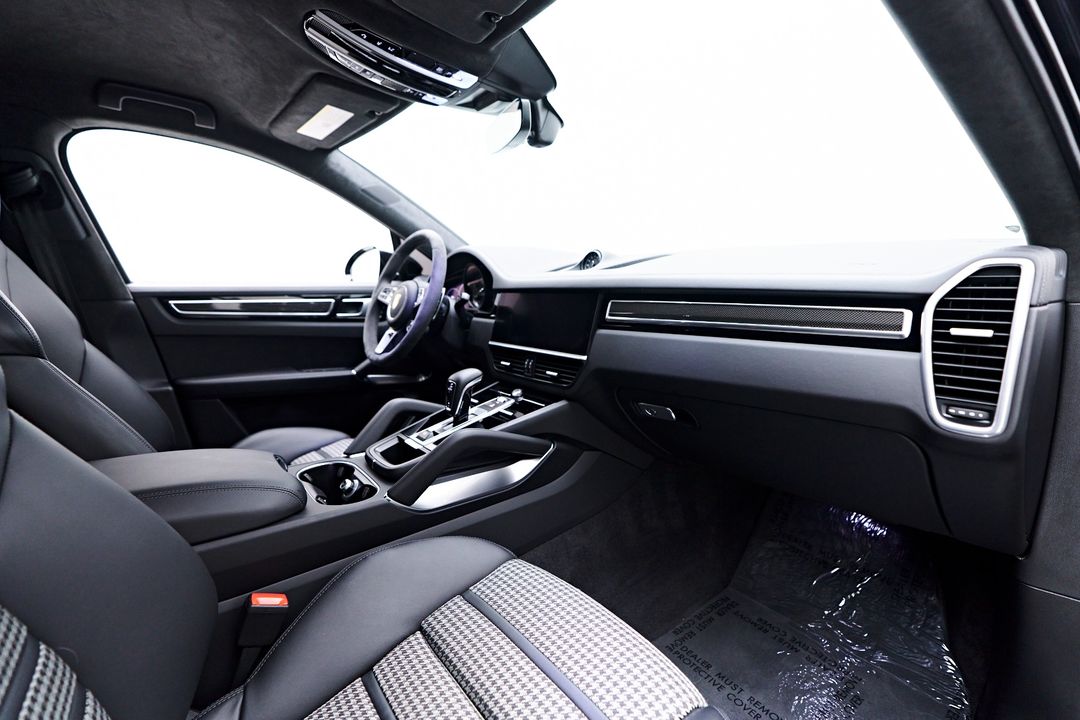 2021 Porsche Cayenne E-Hybrid Coupe