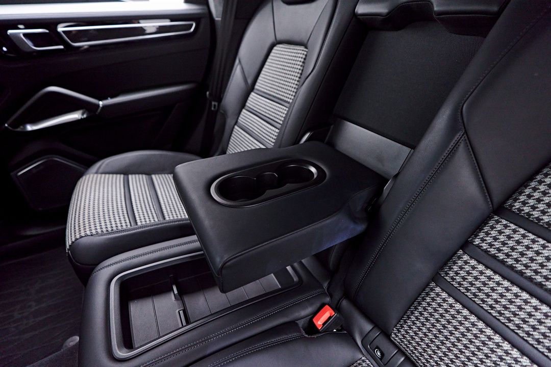 2021 Porsche Cayenne E-Hybrid Coupe
