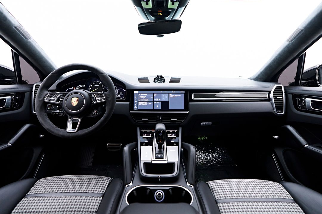 2021 Porsche Cayenne E-Hybrid Coupe