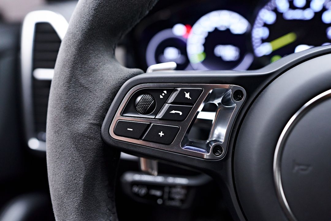 2021 Porsche Cayenne E-Hybrid Coupe