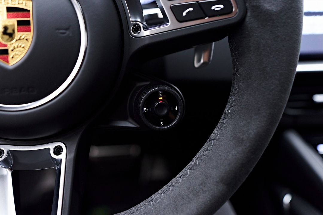 2021 Porsche Cayenne E-Hybrid Coupe