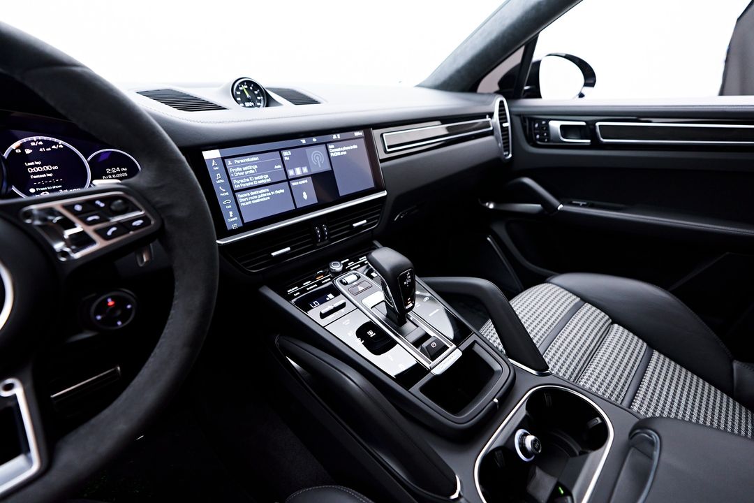 2021 Porsche Cayenne E-Hybrid Coupe