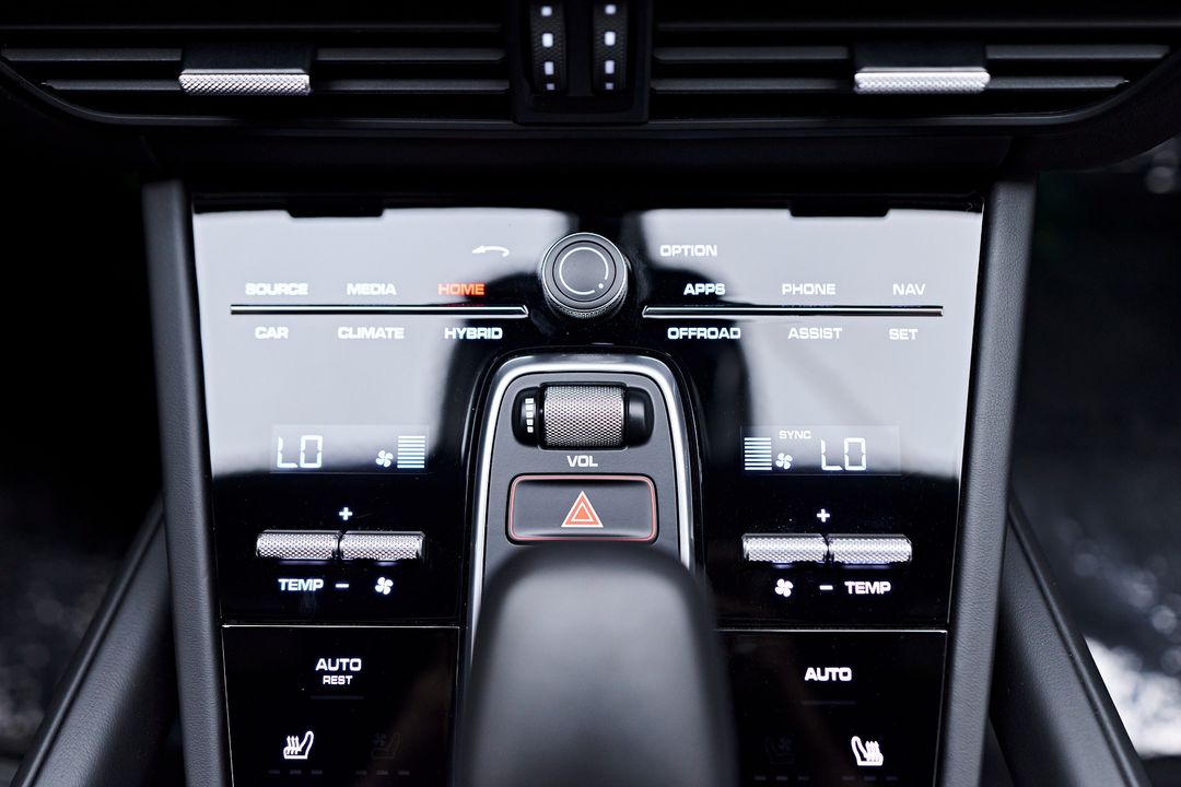 2021 Porsche Cayenne E-Hybrid Coupe