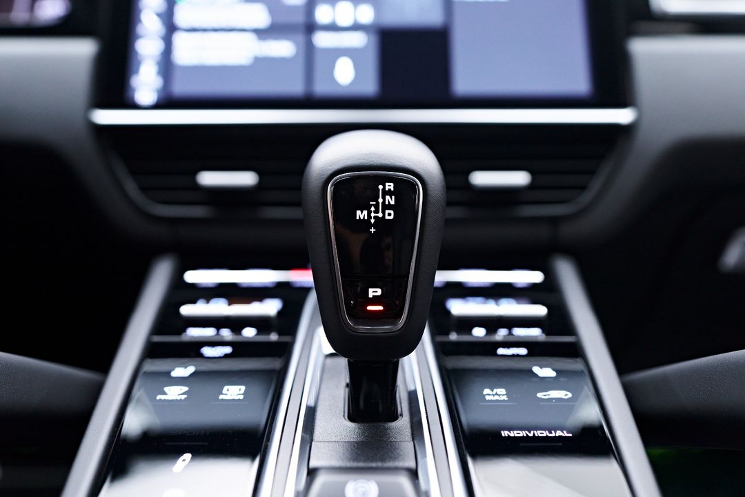 2021 Porsche Cayenne E-Hybrid Coupe
