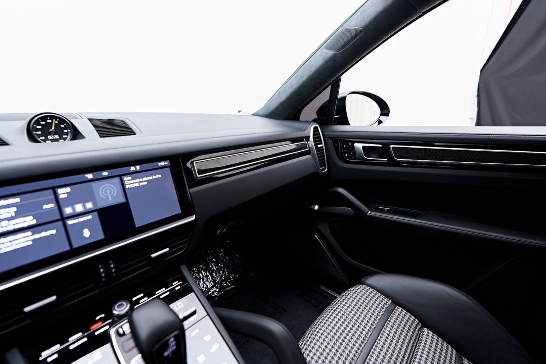 2021 Porsche Cayenne E-Hybrid Coupe