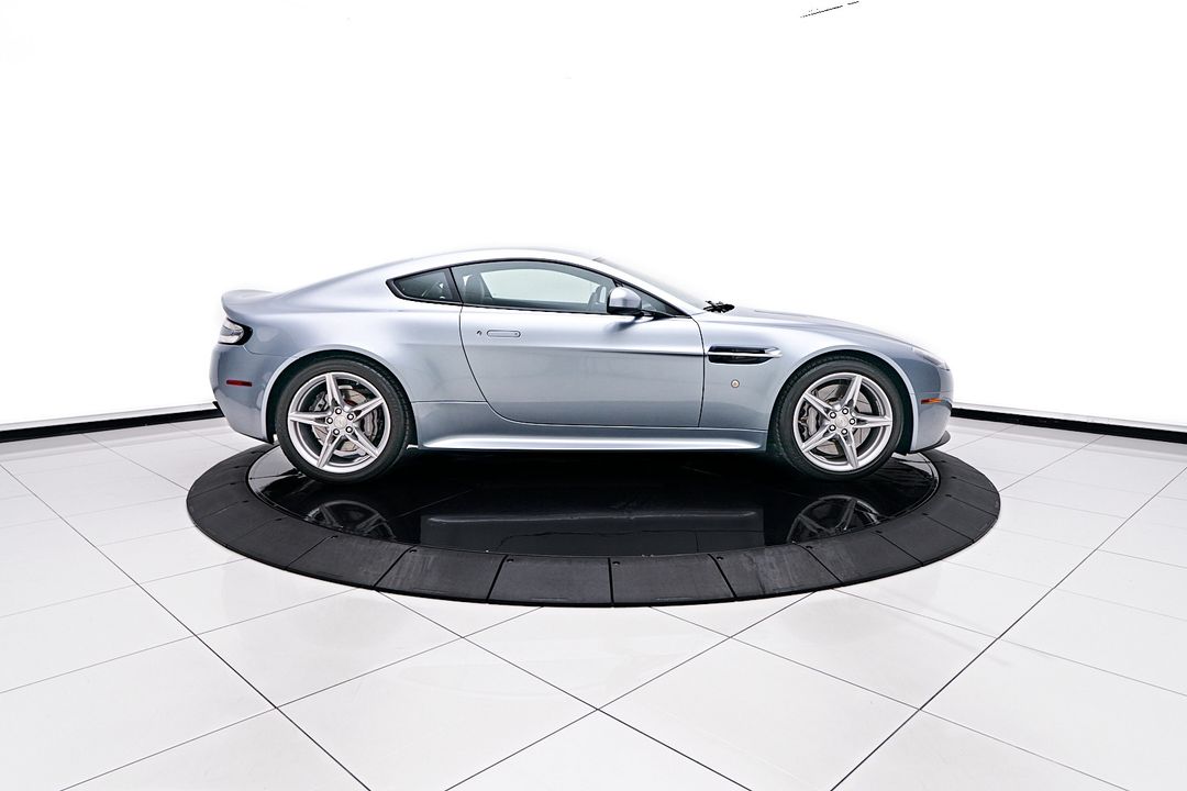2016 Aston Martin V8 Vantage