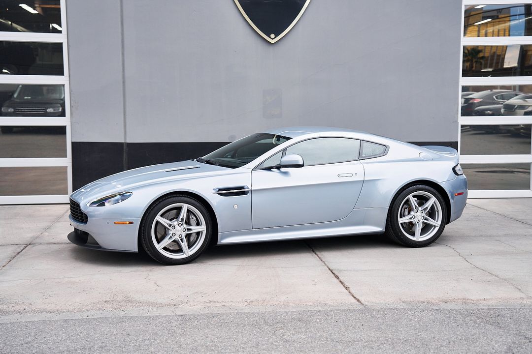 2016 Aston Martin V8 Vantage
