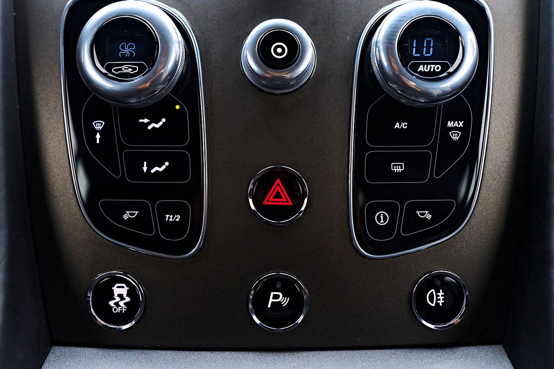 2016 Aston Martin V8 Vantage