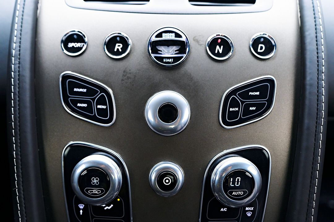 2016 Aston Martin V8 Vantage