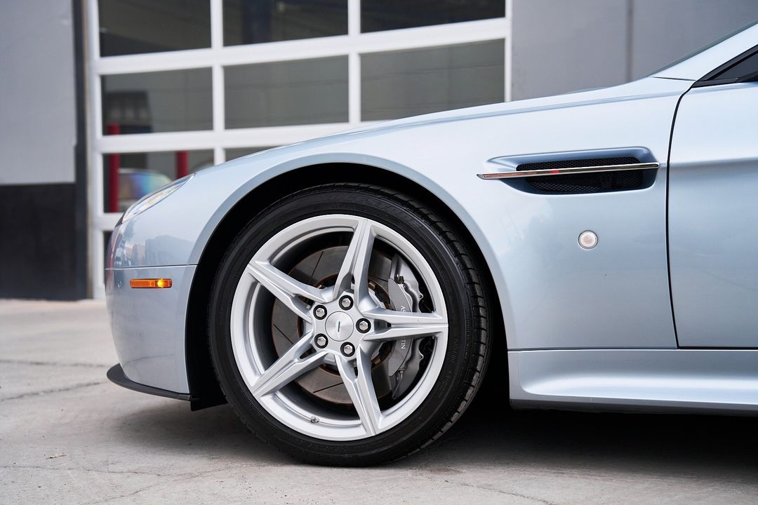 2016 Aston Martin V8 Vantage