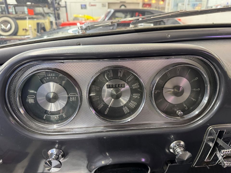 1951 Packard 200 D