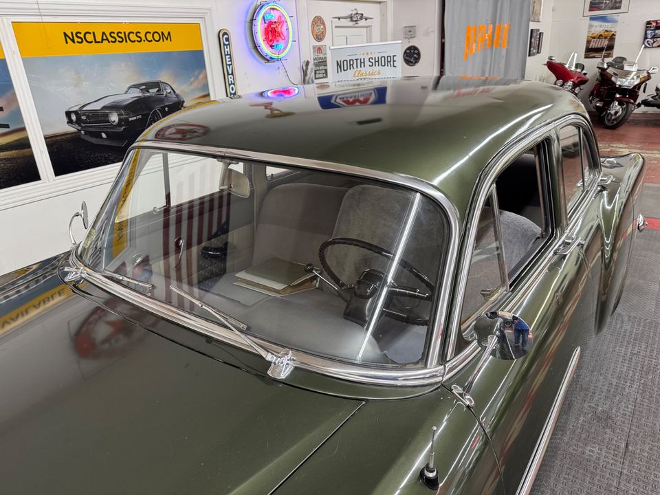 1951 Packard 200 D