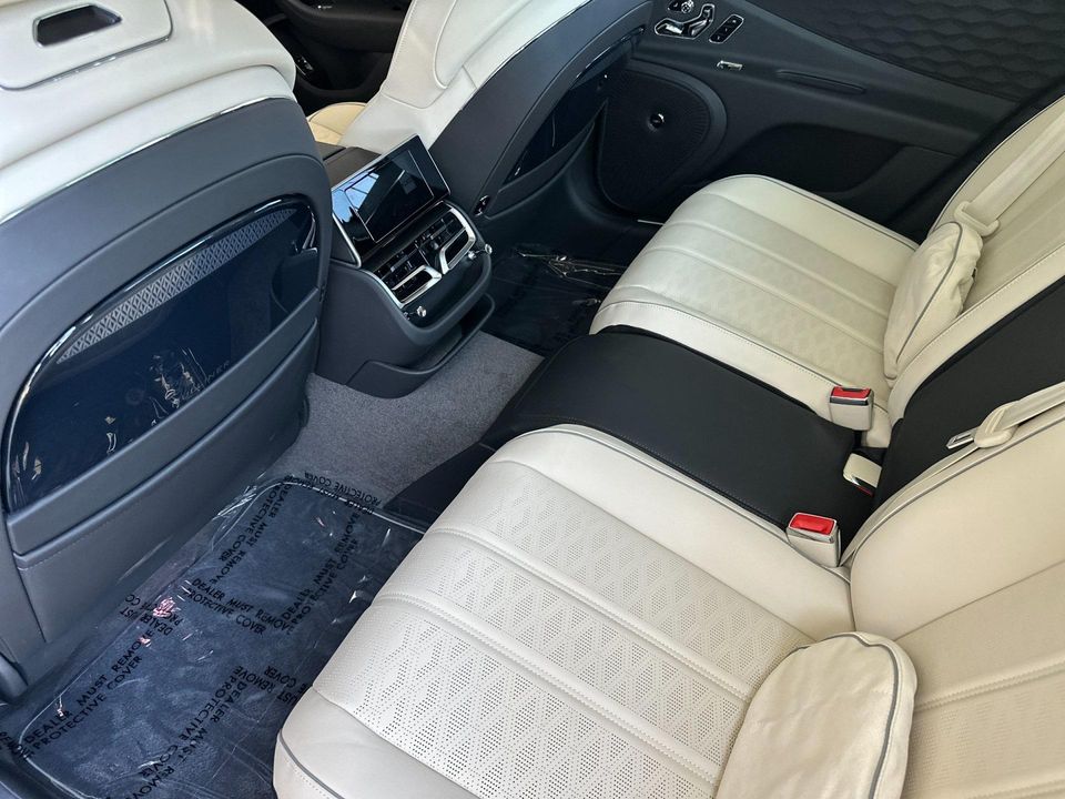 2025 Bentley Flying Spur