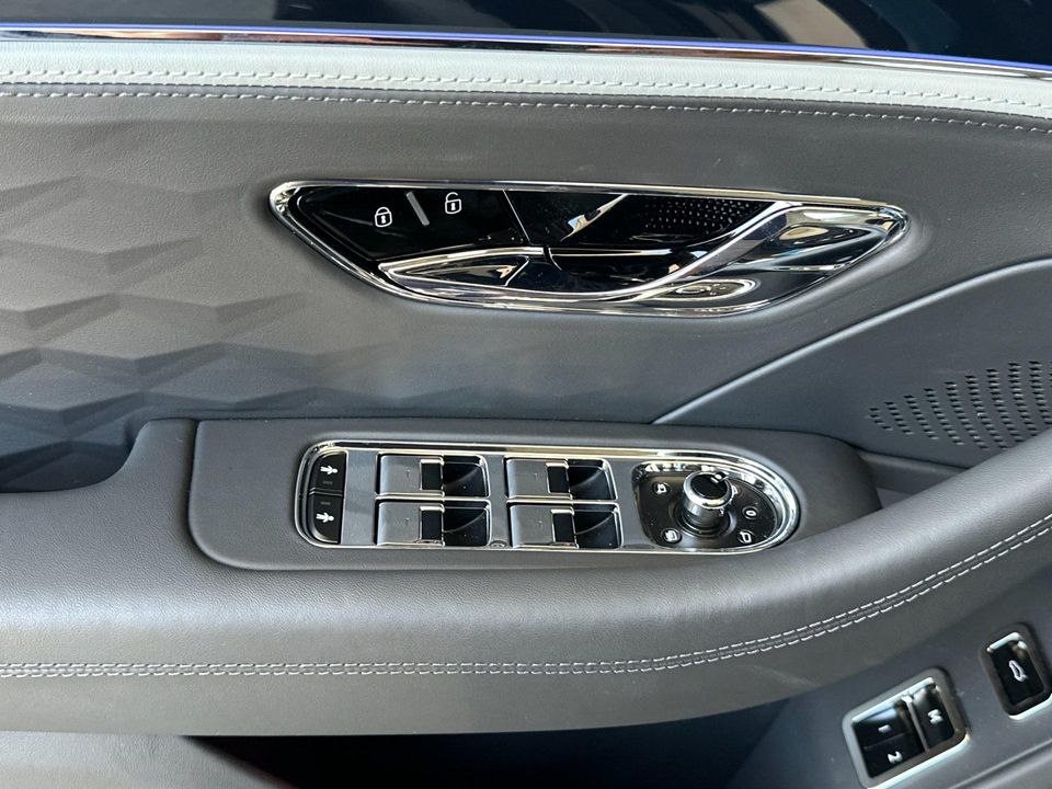2025 Bentley Flying Spur