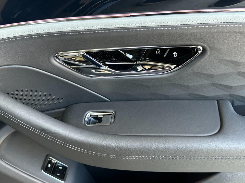 2025 Bentley Flying Spur