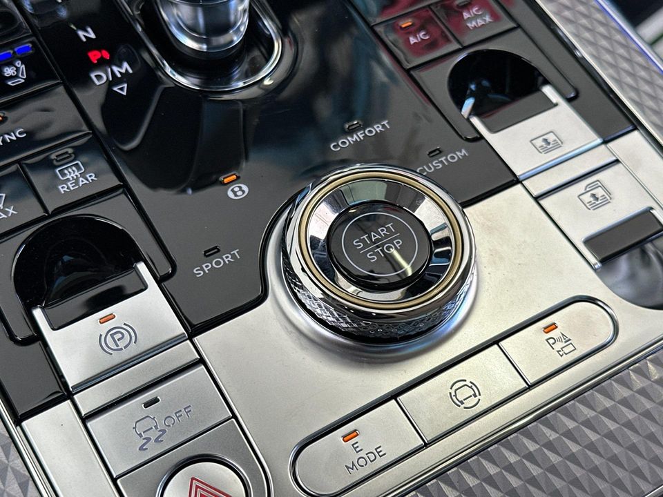 2025 Bentley Flying Spur